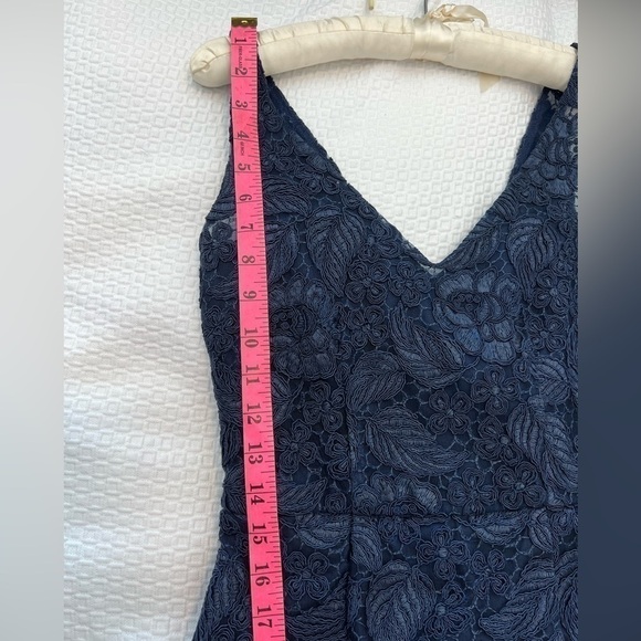 ML Monique Lhuillier Follow Suit Sheath - Picture 10 of 16